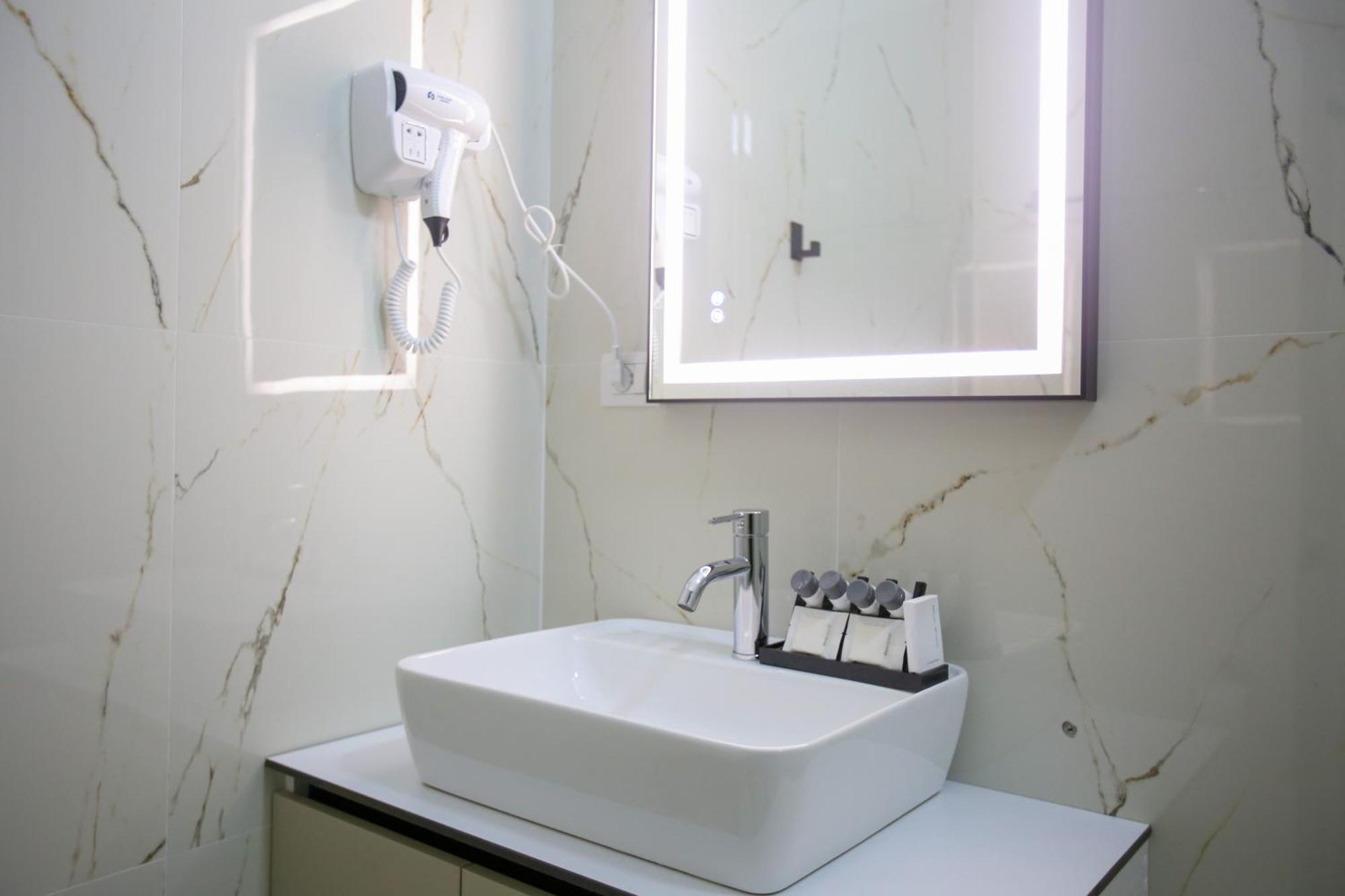 Vala Boutique Hotel Vlore Luaran gambar